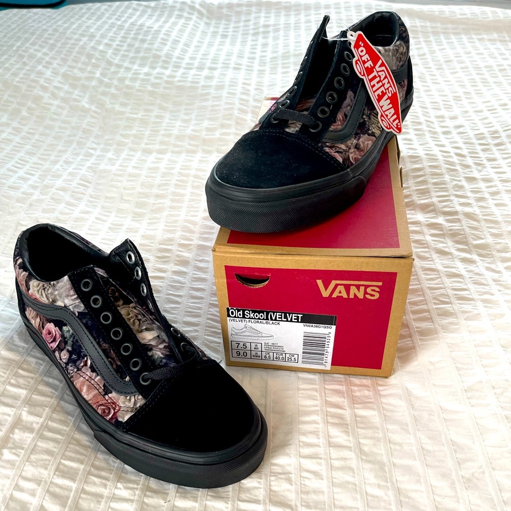 Vans Old Skool velvet shoes, women’s size 9